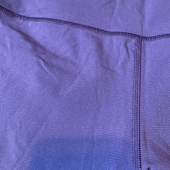 Under Armour size medium women's purple capri - Picture 4 of 6